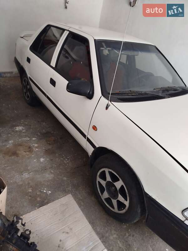 Седан Hyundai Pony 1994 в Лубнах фото 7 Седан Hyundai Pony 1994 в Лубнах