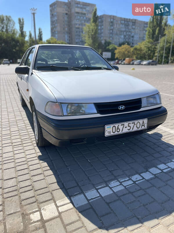 Седан Hyundai Pony 1994 в Одессе