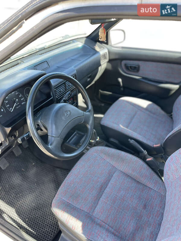 Седан Hyundai Pony 1994 в Одессе