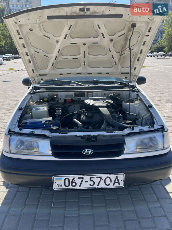 Седан Hyundai Pony 1994 в Одессе