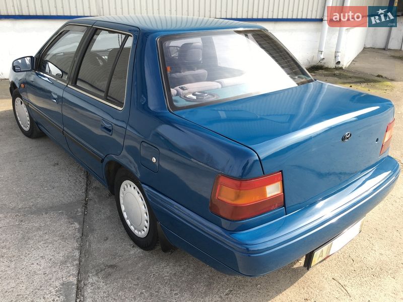 Седан Hyundai Pony 1992 в Вышгороде