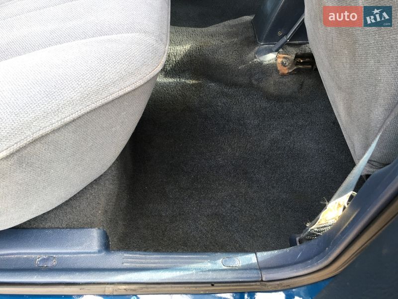 Седан Hyundai Pony 1992 в Вышгороде