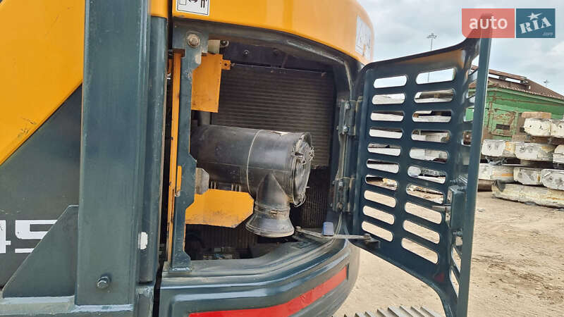 Гусеничный экскаватор Hyundai R 140LС-9А 2014 в Одессе