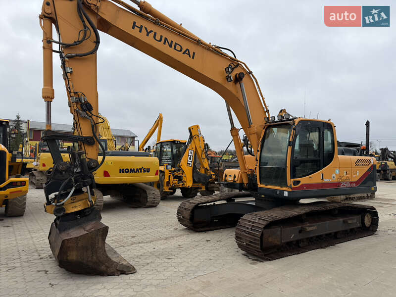 Гусеничный экскаватор Hyundai R 250 NLC-9 2012 в Одессе