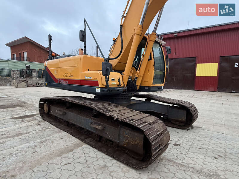 Гусеничный экскаватор Hyundai R 250 NLC-9 2012 в Одессе