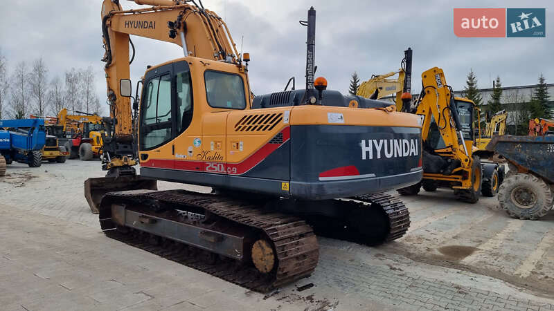 Гусеничный экскаватор Hyundai R 250 NLC-9 2012 в Одессе