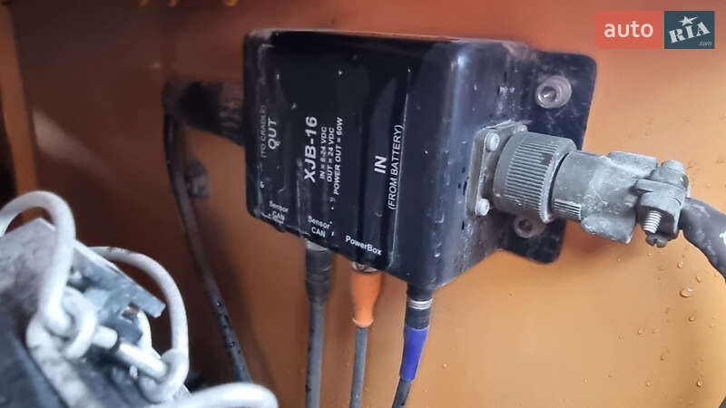 Гусеничный экскаватор Hyundai R 250 NLC-9 2012 в Одессе