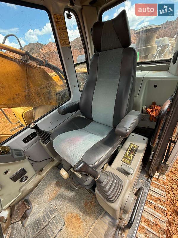 Гусеничный экскаватор Hyundai R 320 LC 2008 в Великодолинском
