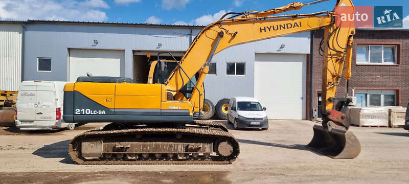 Гусеничный экскаватор Hyundai Robex 220 LC-9A 2012 в Самборе
