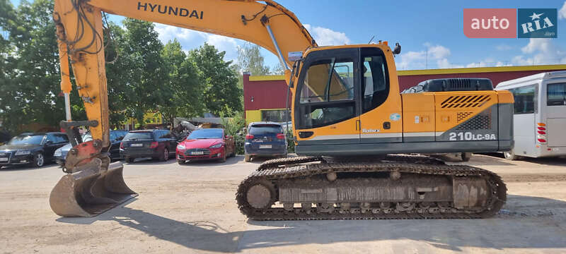 Гусеничный экскаватор Hyundai Robex 220 LC-9A 2012 в Самборе