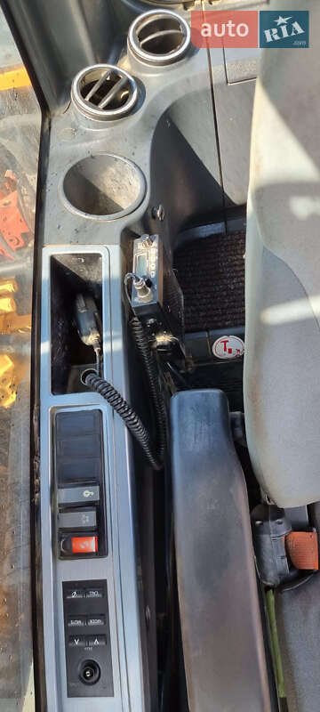 Гусеничный экскаватор Hyundai Robex 220 LC-9A 2012 в Самборе