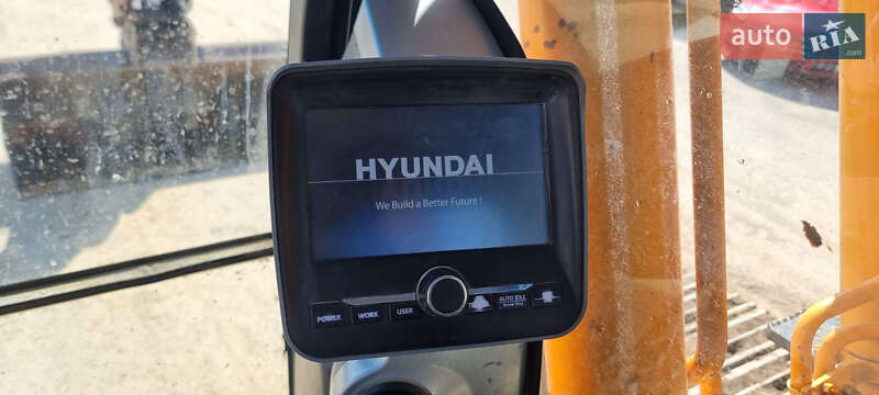 Гусеничный экскаватор Hyundai Robex 220 LC-9A 2012 в Самборе