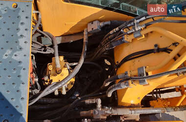 Гусеничный экскаватор Hyundai Robex 220 LC-9A 2012 в 