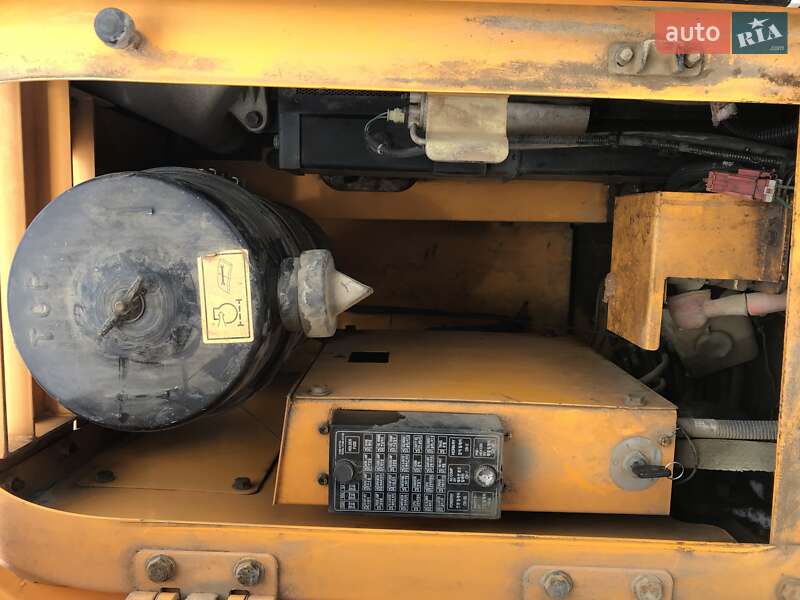 Гусеничный экскаватор Hyundai ROBEX 2007 в Косове фото 20 Гусеничный экскаватор Hyundai ROBEX 2007 в Косове