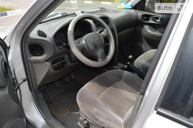 Позашляховик / Кросовер Hyundai Santa FE 2003 в Харкові