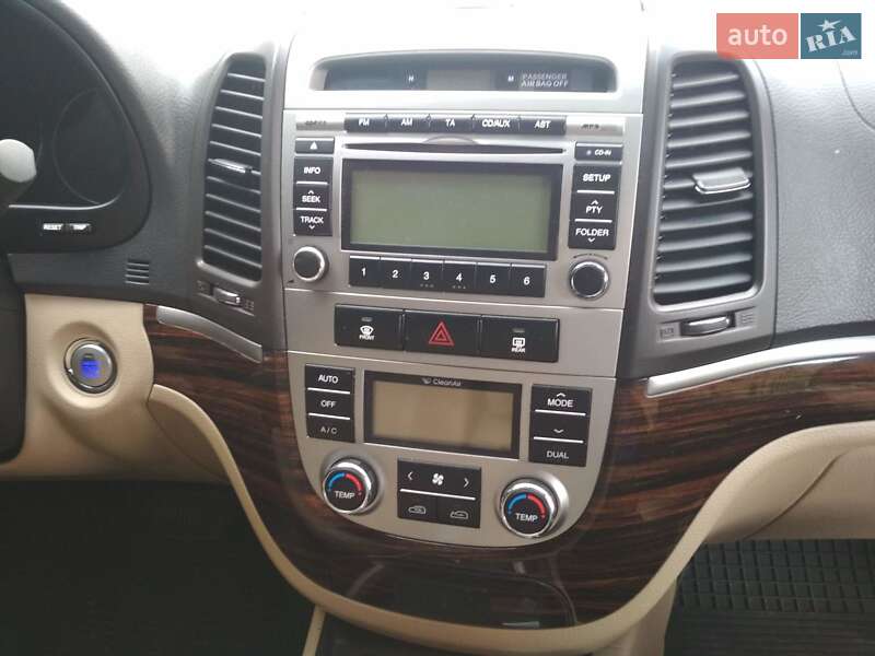 Внедорожник / Кроссовер Hyundai Santa FE 2010 в Виннице