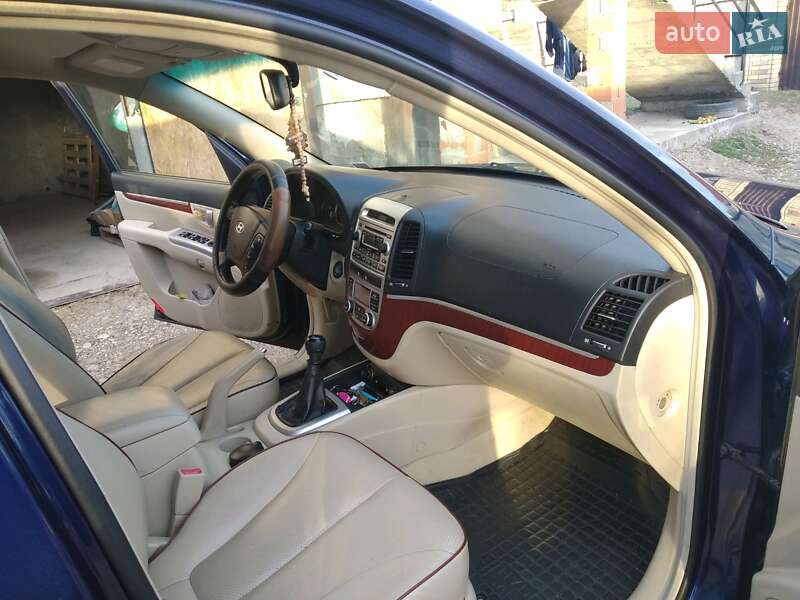 Позашляховик / Кросовер Hyundai Santa FE 2006 в Чернівцях