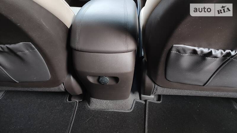 Позашляховик / Кросовер Hyundai Santa FE 2014 в Києві
