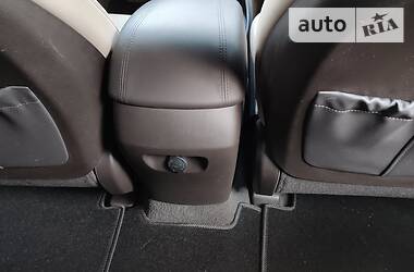 Внедорожник / Кроссовер Hyundai Santa FE 2014 в 