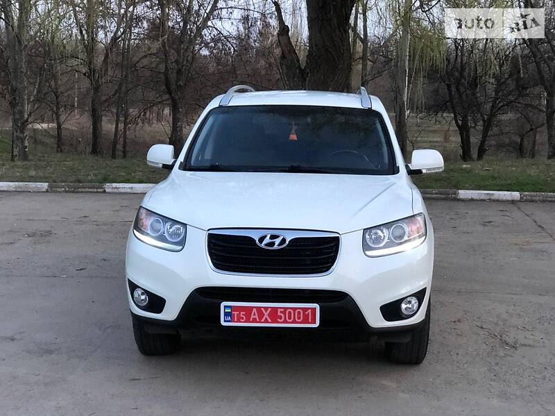 Позашляховик / Кросовер Hyundai Santa FE 2010 в 