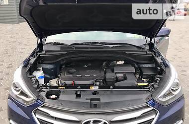 Позашляховик / Кросовер Hyundai Santa FE 2016 в 