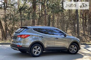 Позашляховик / Кросовер Hyundai Santa FE 2014 в 