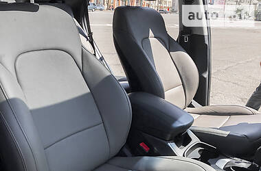 Внедорожник / Кроссовер Hyundai Santa FE 2018 в 