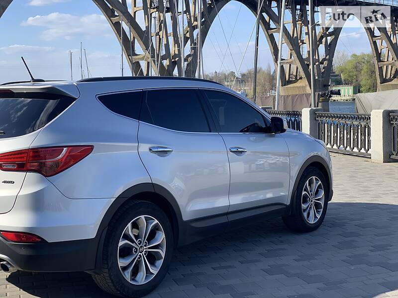 Внедорожник / Кроссовер Hyundai Santa FE 2013 в Днепре