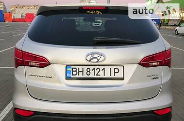 Позашляховик / Кросовер Hyundai Santa FE 2013 в 