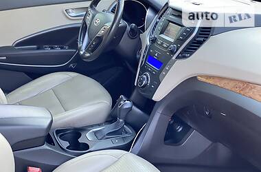 Позашляховик / Кросовер Hyundai Santa FE 2013 в 
