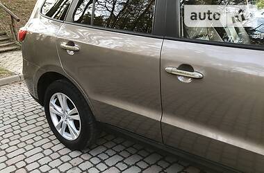 Позашляховик / Кросовер Hyundai Santa FE 2011 в 