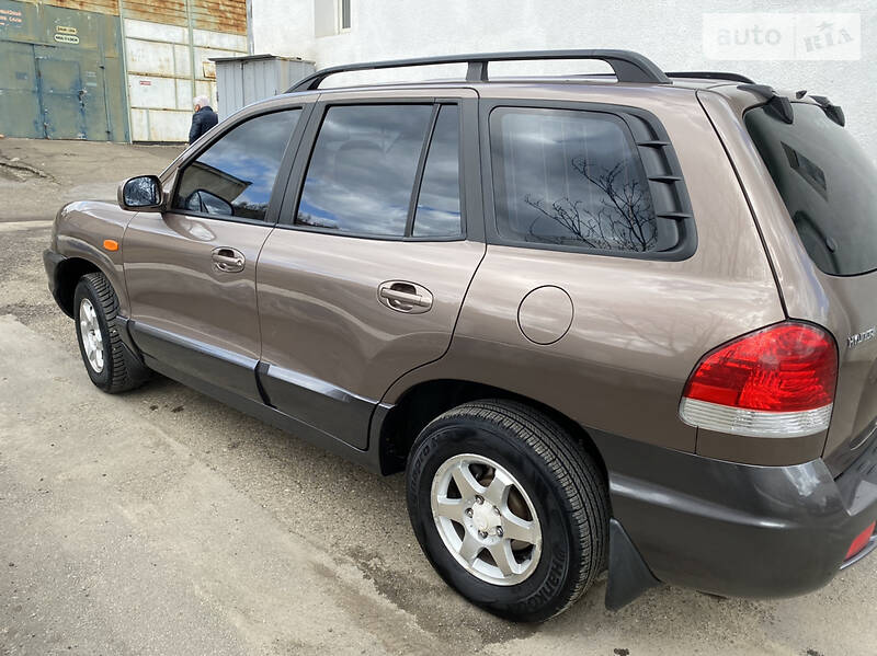 Позашляховик / Кросовер Hyundai Santa FE 2005 в Чернівцях