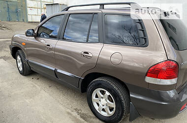Внедорожник / Кроссовер Hyundai Santa FE 2005 в 