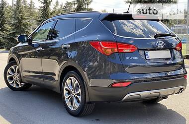 Позашляховик / Кросовер Hyundai Santa FE 2015 в 