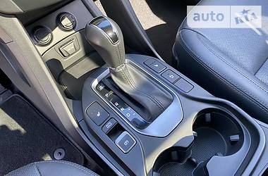 Позашляховик / Кросовер Hyundai Santa FE 2015 в 