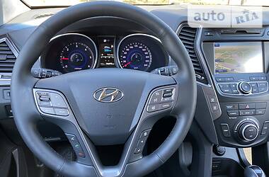 Позашляховик / Кросовер Hyundai Santa FE 2015 в 