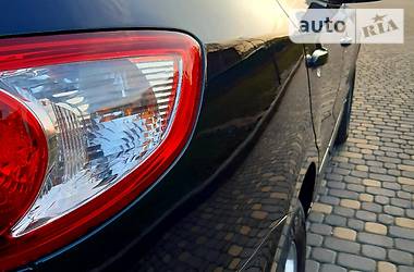 Позашляховик / Кросовер Hyundai Santa FE 2009 в 