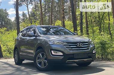 Позашляховик / Кросовер Hyundai Santa FE 2014 в 