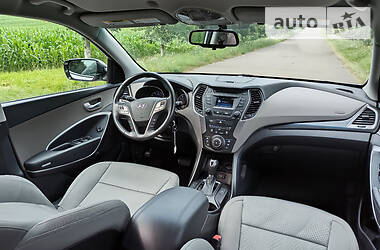 Позашляховик / Кросовер Hyundai Santa FE 2014 в 