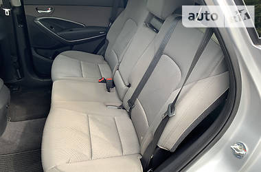 Позашляховик / Кросовер Hyundai Santa FE 2014 в 