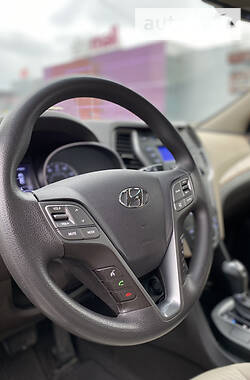 Внедорожник / Кроссовер Hyundai Santa FE 2014 в Киеве