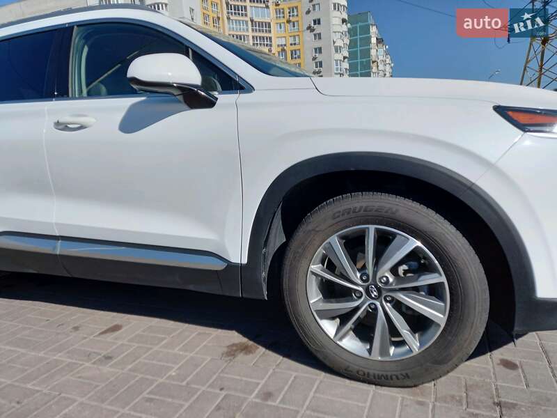 Позашляховик / Кросовер Hyundai Santa FE 2019 в Дніпрі