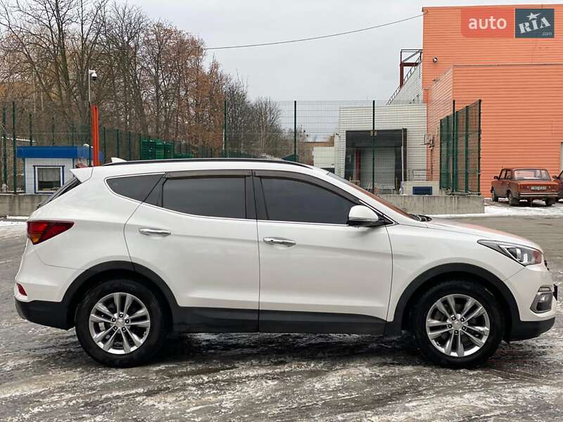 Позашляховик / Кросовер Hyundai Santa FE 2016 в Києві