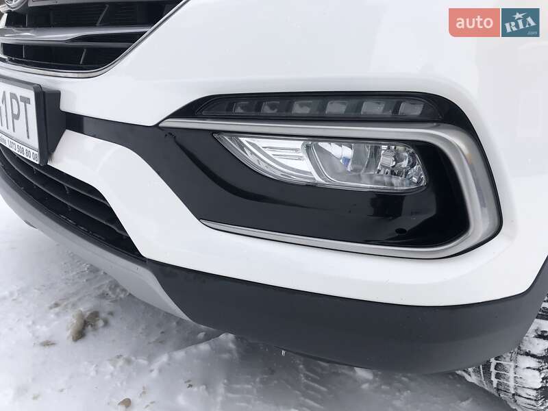 Позашляховик / Кросовер Hyundai Santa FE 2016 в Києві