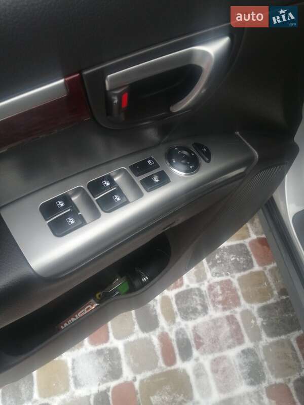 Позашляховик / Кросовер Hyundai Santa FE 2011 в Нетішині