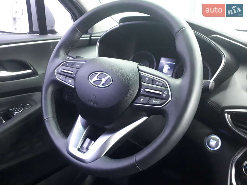 Внедорожник / Кроссовер Hyundai Santa FE 2018 в Ивано-Франковске