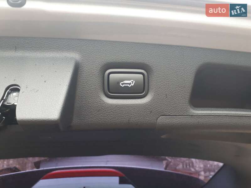 Внедорожник / Кроссовер Hyundai Santa FE 2018 в Ивано-Франковске