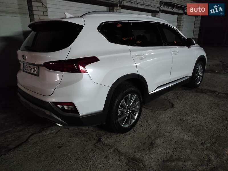 Позашляховик / Кросовер Hyundai Santa FE 2019 в Синельниковому
