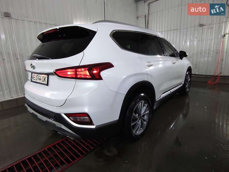 Позашляховик / Кросовер Hyundai Santa FE 2019 в Синельниковому