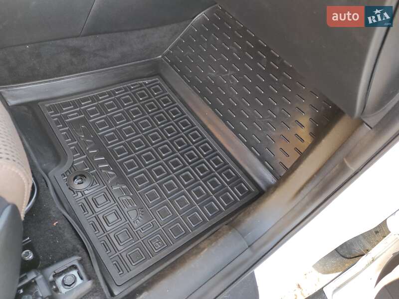 Позашляховик / Кросовер Hyundai Santa FE 2019 в Синельниковому